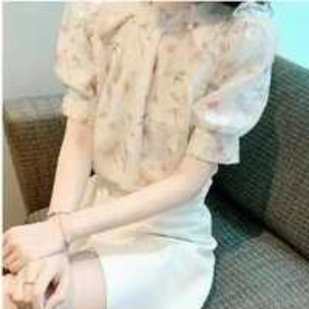 Elegant Floral crow neck dressy blouse - Asian S